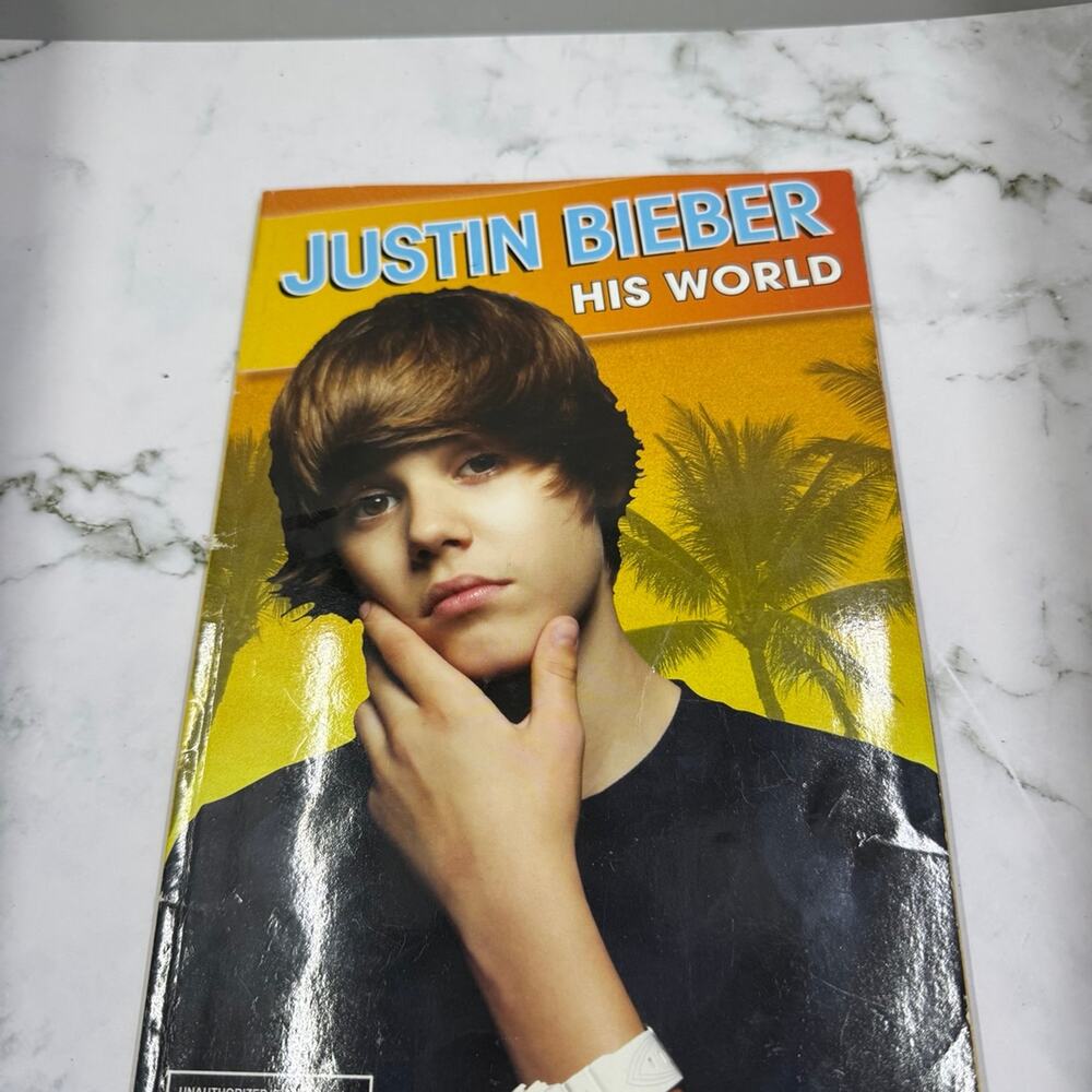 Justin Bieber His World Book